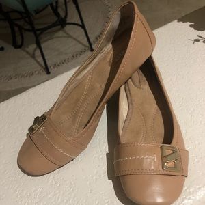 TAN LEATHER FLAT SHOES